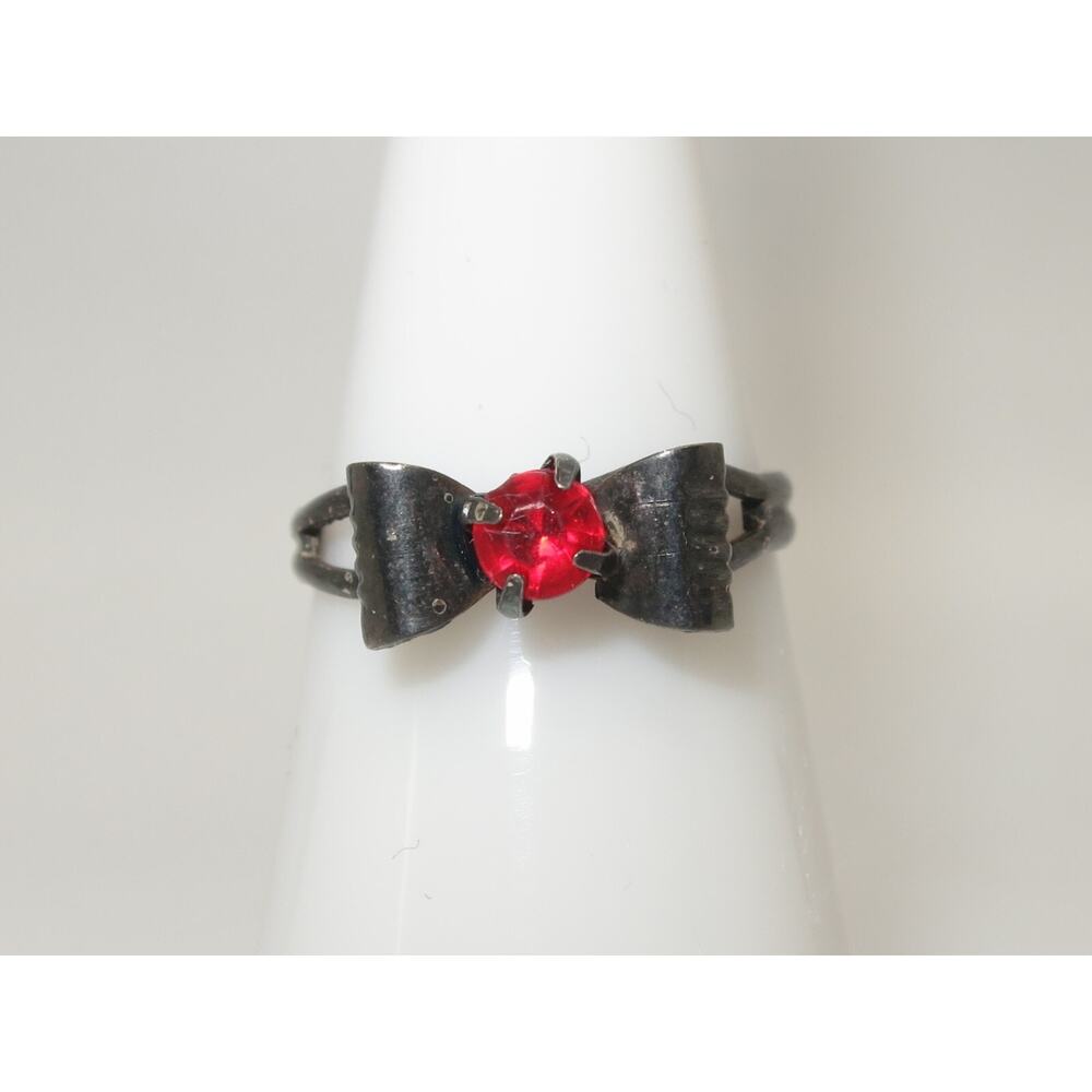 Small Adjustable Vintage Ring Red Stone Bow Shape Size 6 - Picture 2 of 11